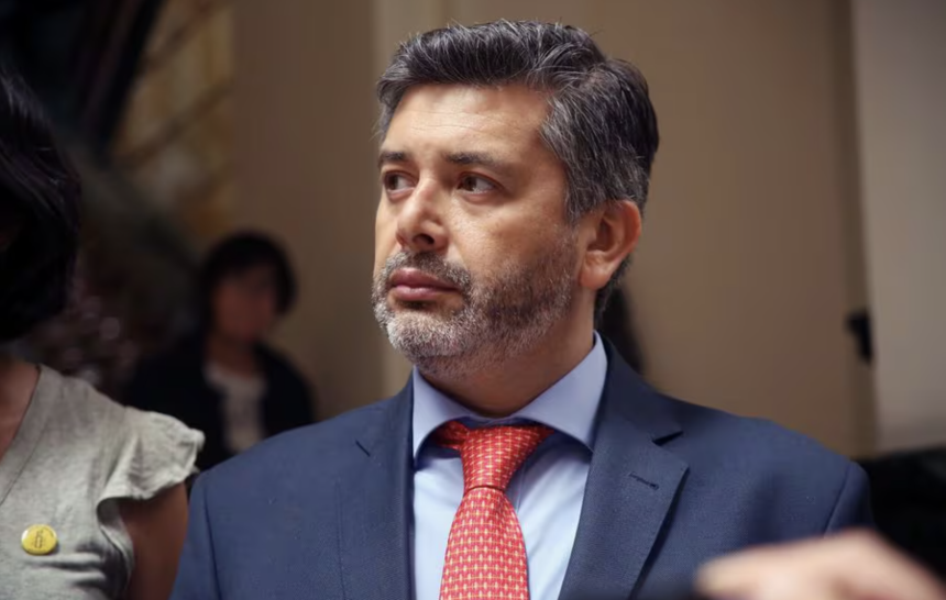 Corte acoge recurso de excoronel Claudio Crespo e inhabilita a juez Daniel Urrutia en caso de Gustavo Gatica